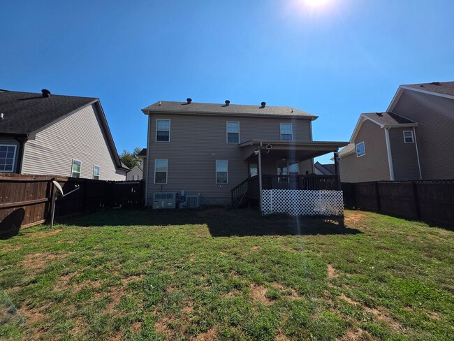 Building Photo - Charming 2-Story Home Available This Novem...