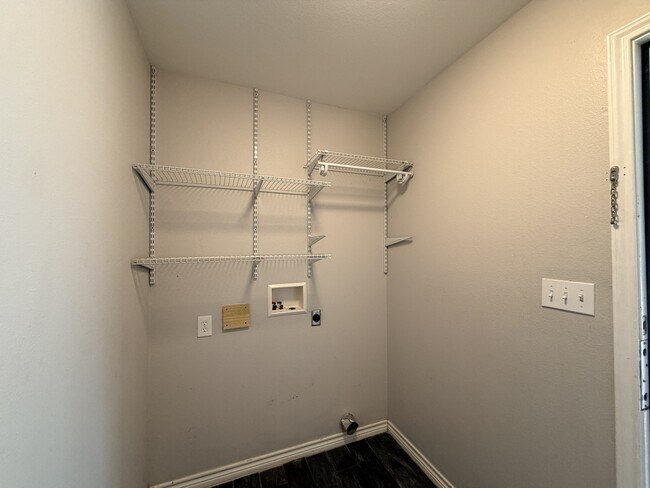 Building Photo - 103 S 4th St