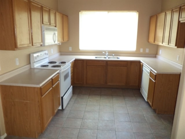 Building Photo - 13571 W Post Dr