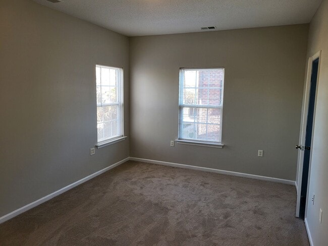 Building Photo - TARLETON OAKS