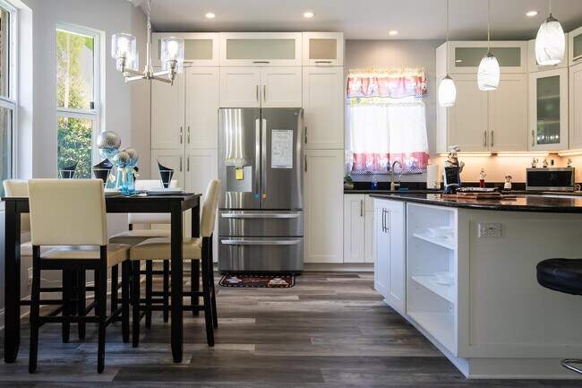 Building Photo - 5569 SE Hammock Reserve Terrace