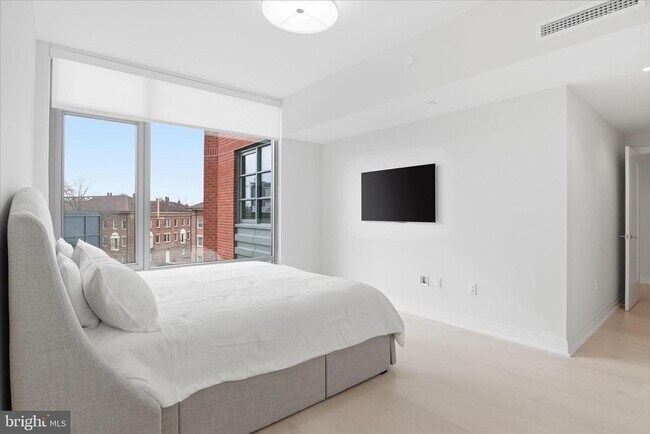 Building Photo - 1201 N Royal St