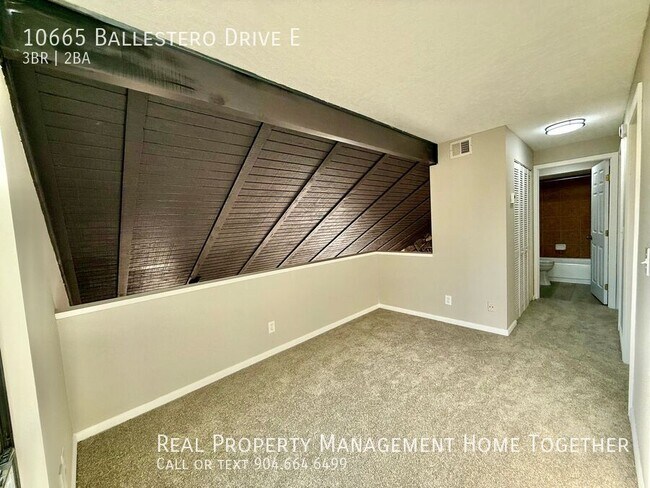 Building Photo - 10665 Ballestero Dr E