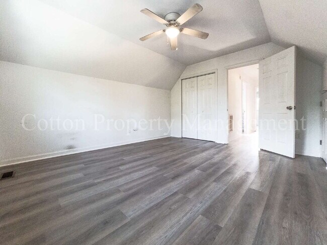 Building Photo - 824 Haymarket Ln
