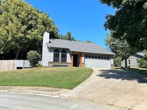 Building Photo - 4052 N Abington Ct