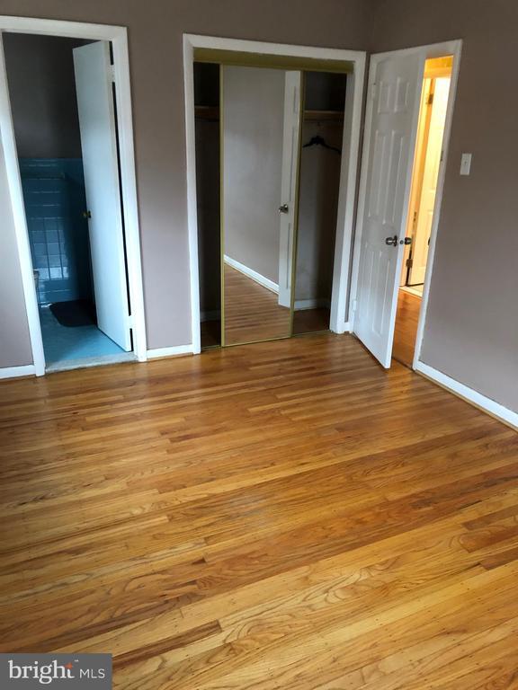 Building Photo - 8550 Tolbut St