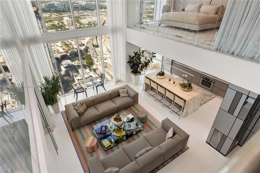 Building Photo - 1040 Biscayne Blvd