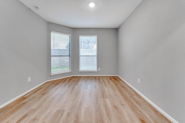 Building Photo - 9407 Stockwell St