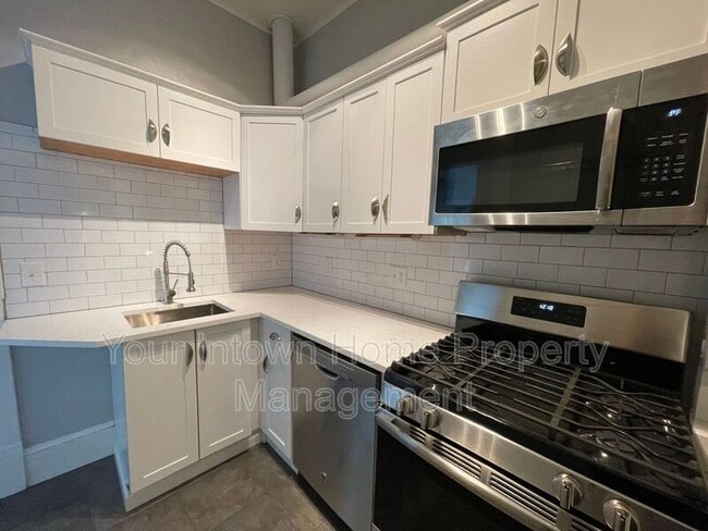 Building Photo - 766 St Charles Ave NE
