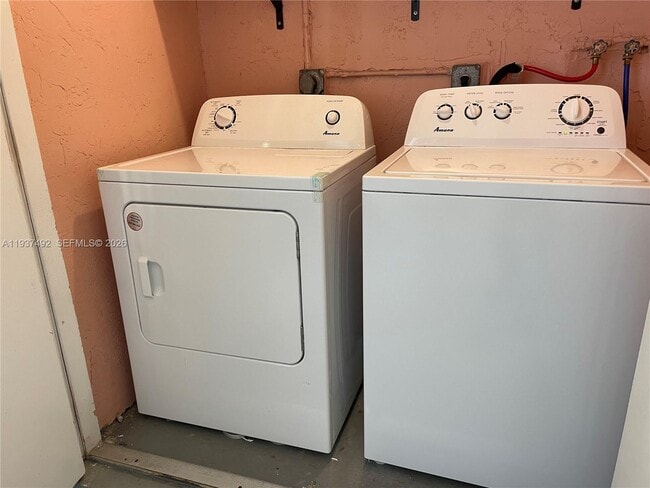 Building Photo - 8580 SW 212th St