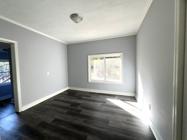 Building Photo - 1049 Stone House Rd