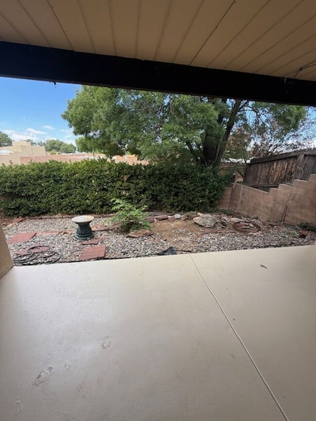 Building Photo - *************REDUCED and READY ******* Townhouse all one level, three bedrooms, two full bathroom...