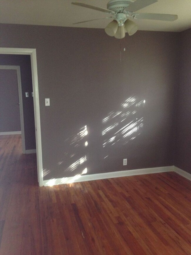 Building Photo - Pre Leasing for Fall 2026!! 4/2 in Medical District!