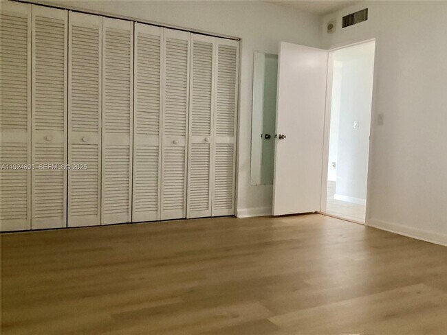 Building Photo - 2020 NE 135th St