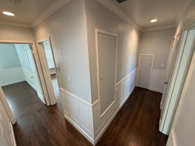 Building Photo - 1020 Highland Ave