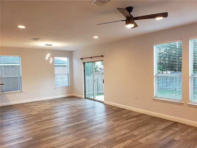 Building Photo - 6517 Kirkwynd Dr