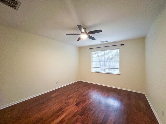 Building Photo - 6002 Salcon Cliff Dr