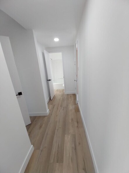 Building Photo - 1541 N Formosa Ave