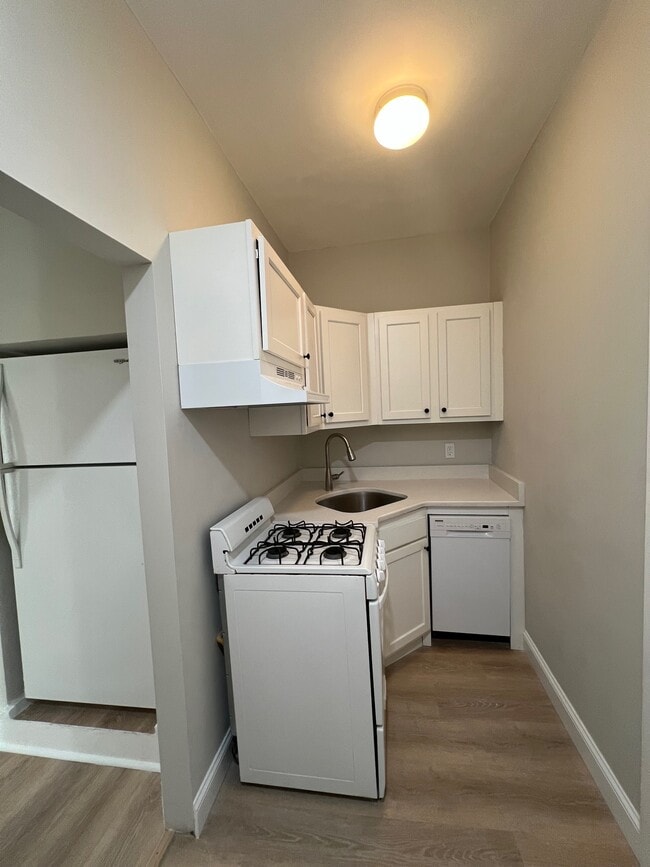 Building Photo - 38 Hemenway St