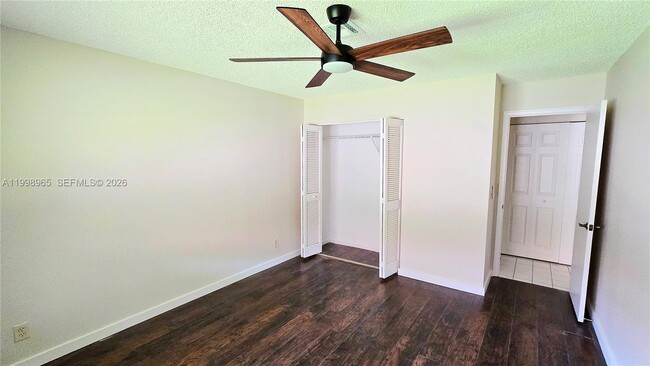 Building Photo - 1912 Palmland Dr