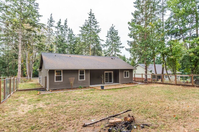Building Photo - 253 Sunset Dr