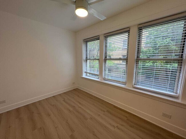 Building Photo - 6310 N Artesian Ave