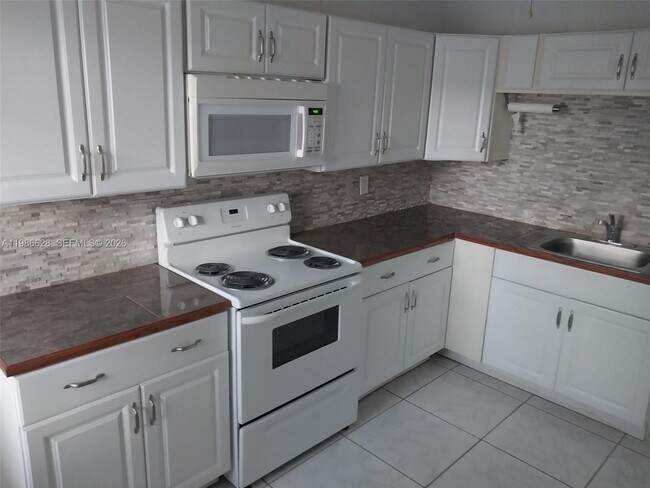 Building Photo - 1050 Atlantic Shores Blvd