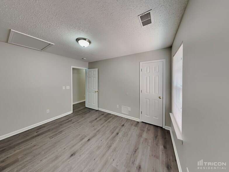 Building Photo - 105 W Waverly Pl Ct