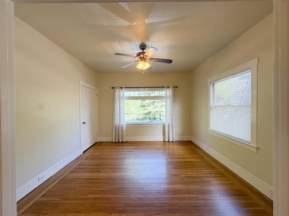 Living Room - 2522 Capitol Ave