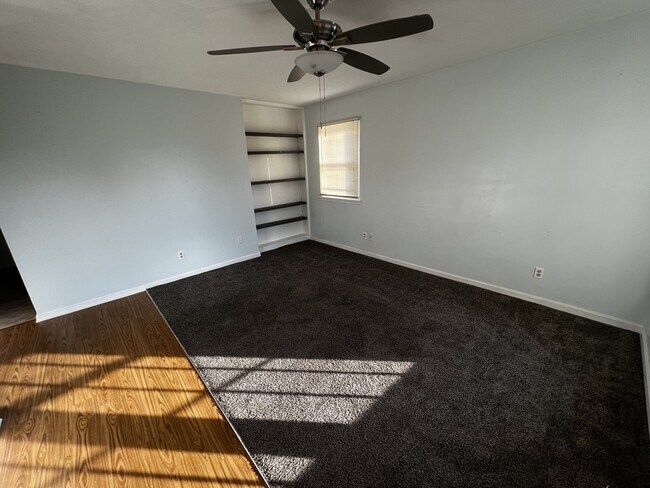 Building Photo - 9616 Elm Lake Dr