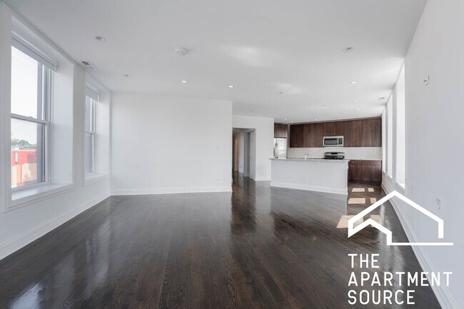 Primary Photo - 2450 N Milwaukee Ave