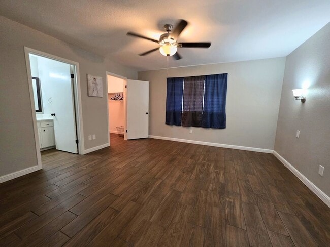 Building Photo - 209 Eller Ave