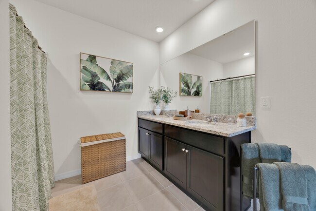 Building Photo - 1708 Buckeye Rd