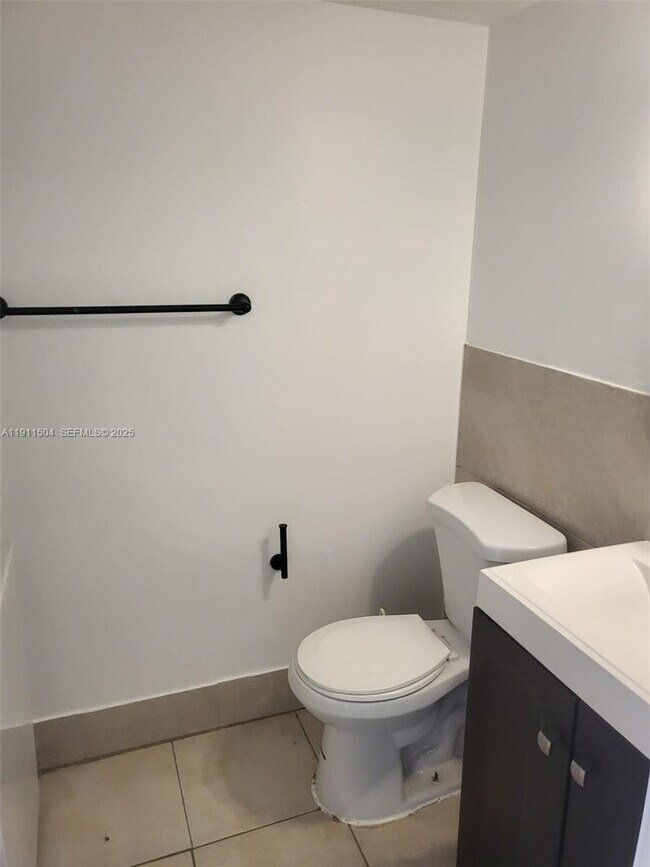 Building Photo - 2554 NW 52nd Ave