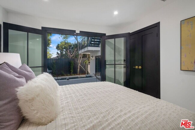 Building Photo - 12672 Stanwood Dr