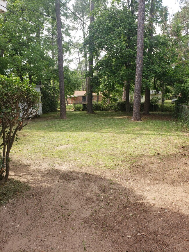 Building Photo - 903 Jefferies Ave