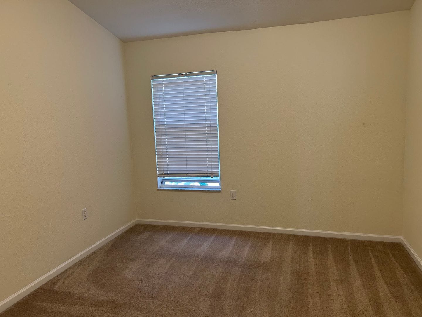 Building Photo - STONEBRIDGE LAKES 3 bed 2 1/2 bath