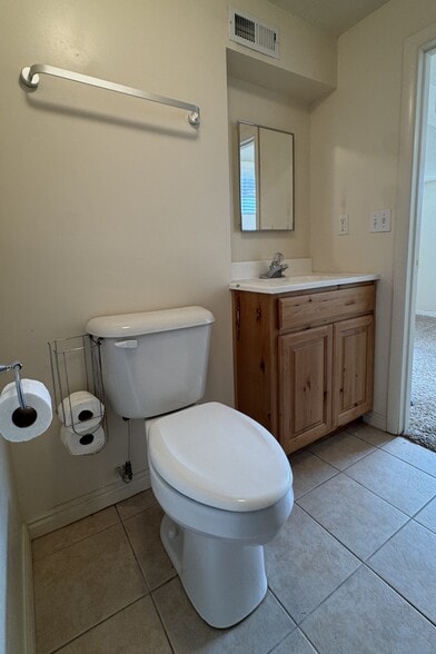 Building Photo - 950 E 1000 S