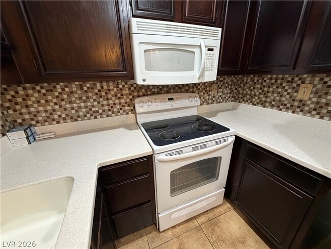 Building Photo - 2140 Pinetop Ln