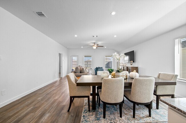 Building Photo - 1115 Sommerville Dr