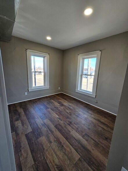 Bedroom 2 - 502 Bay St