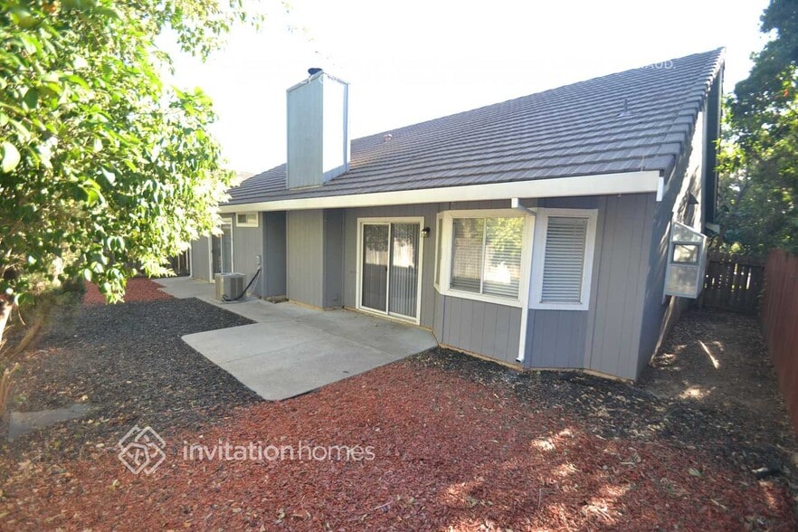 Building Photo - 8017 Spengler Dr