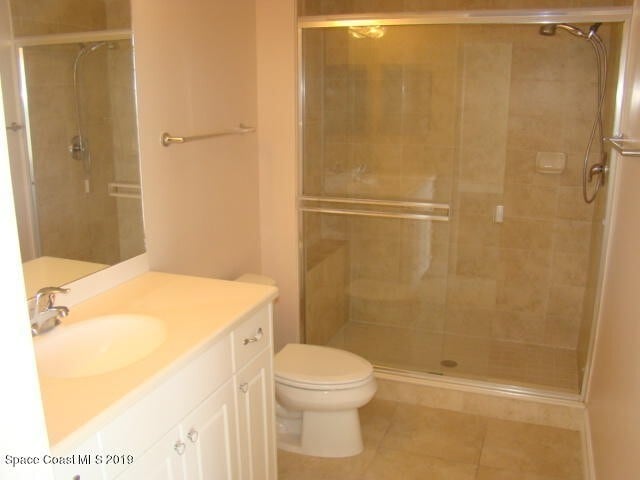 Building Photo - Water front condo