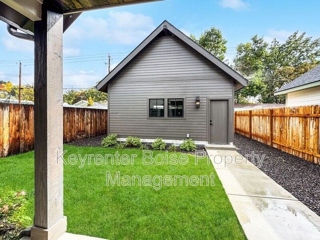 Building Photo - 2206 N 20th St