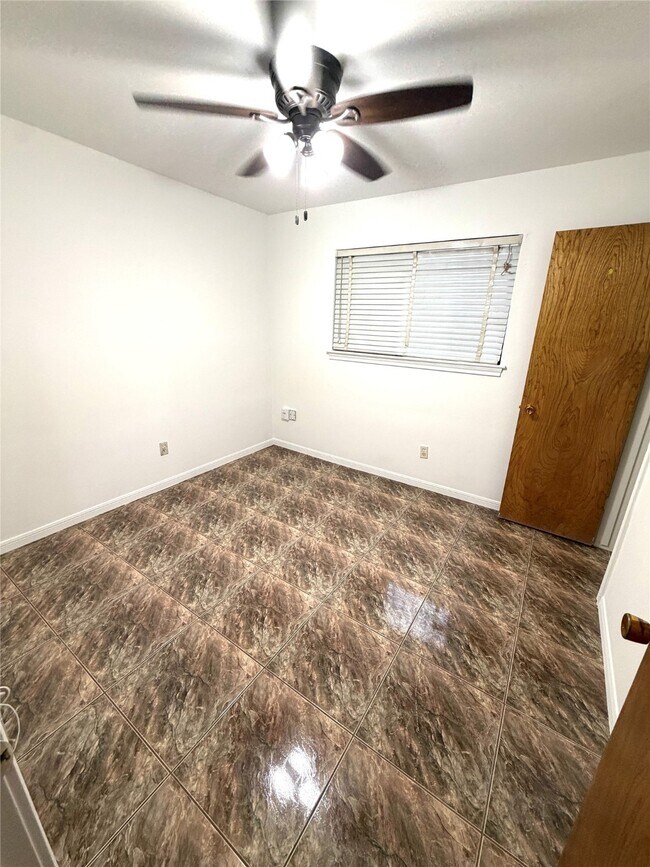 Building Photo - 10618 Wolbrook St