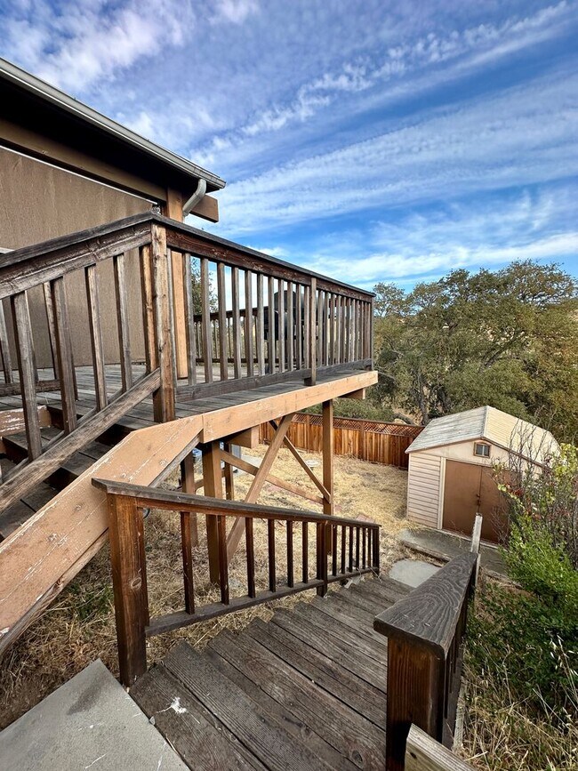Building Photo - 4366 Valley Ln