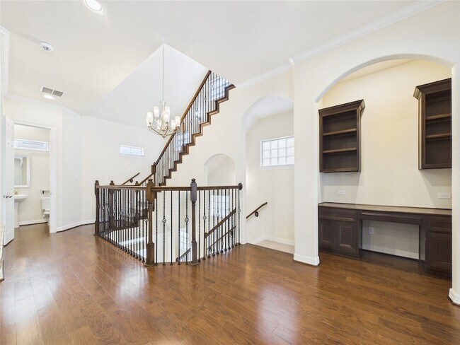 Building Photo - 10606 Shadow Elm Ct