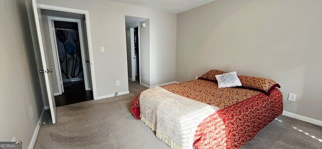 Building Photo - 5151 Roswell Rd