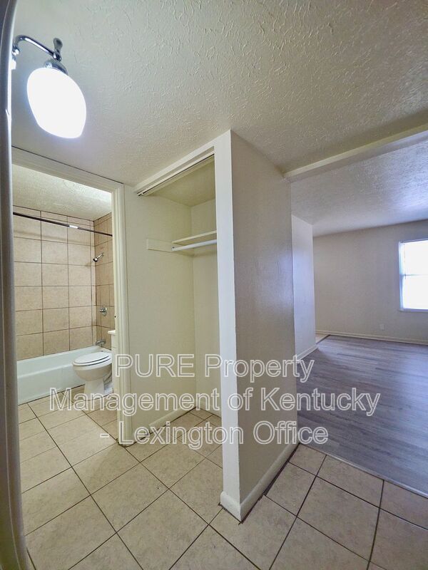 Building Photo - 304 Quachita Trail