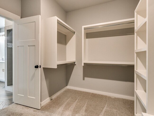 Building Photo - 5 Bedrooms + 3 Baths + Piedmont Schools